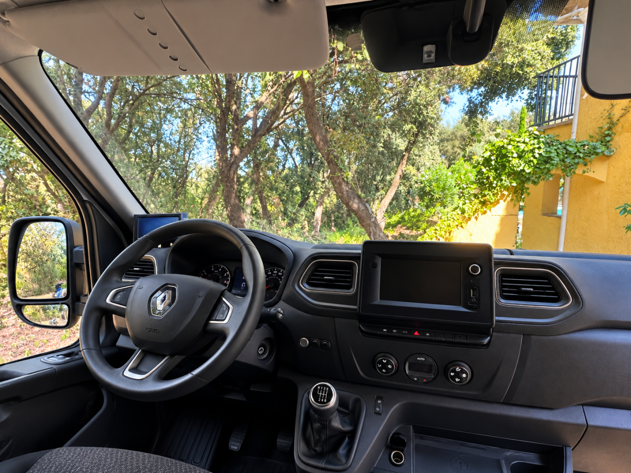 Furgoneta para caballos Renault Master filovan S5  2021 De segunda mano