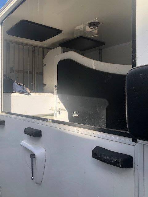 Furgoneta para caballos Trans Box svelto 4 2019 De segunda mano
