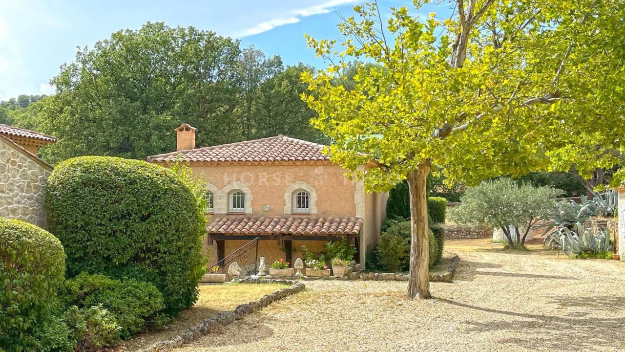 Bonita residencia ecuestre En venta Var