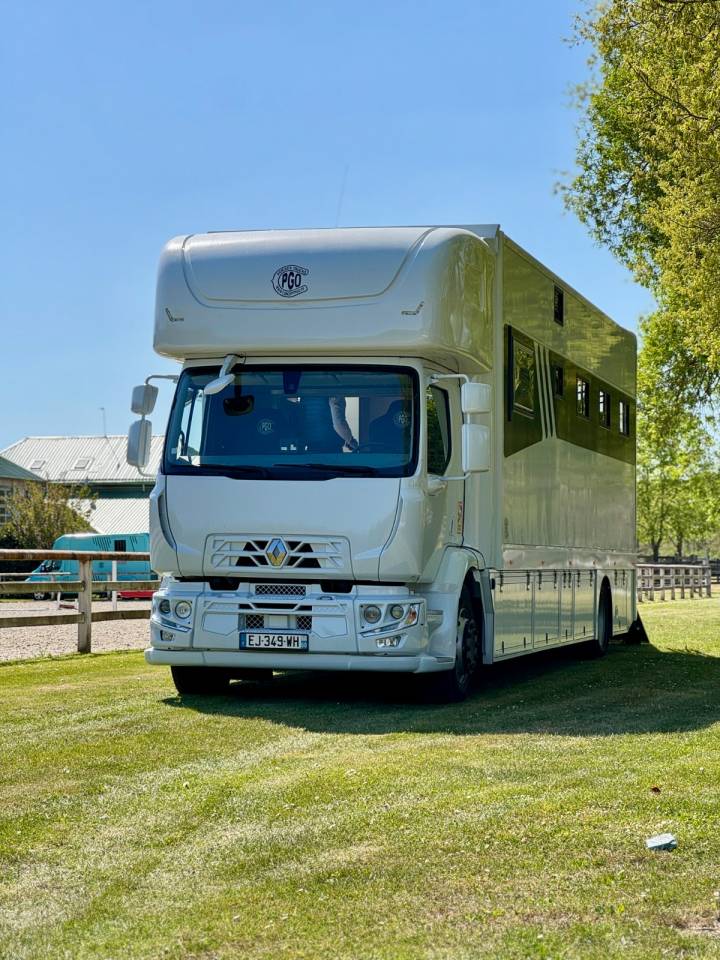 Cami&oacute;n para caballos Renault CONCEPTPGO  2017 De segunda mano
