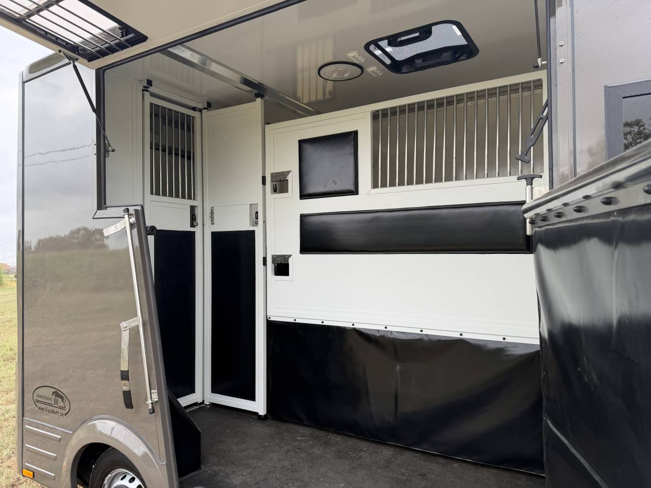 Furgoneta para caballos Renault Master Equimatt 2022 Nuevo