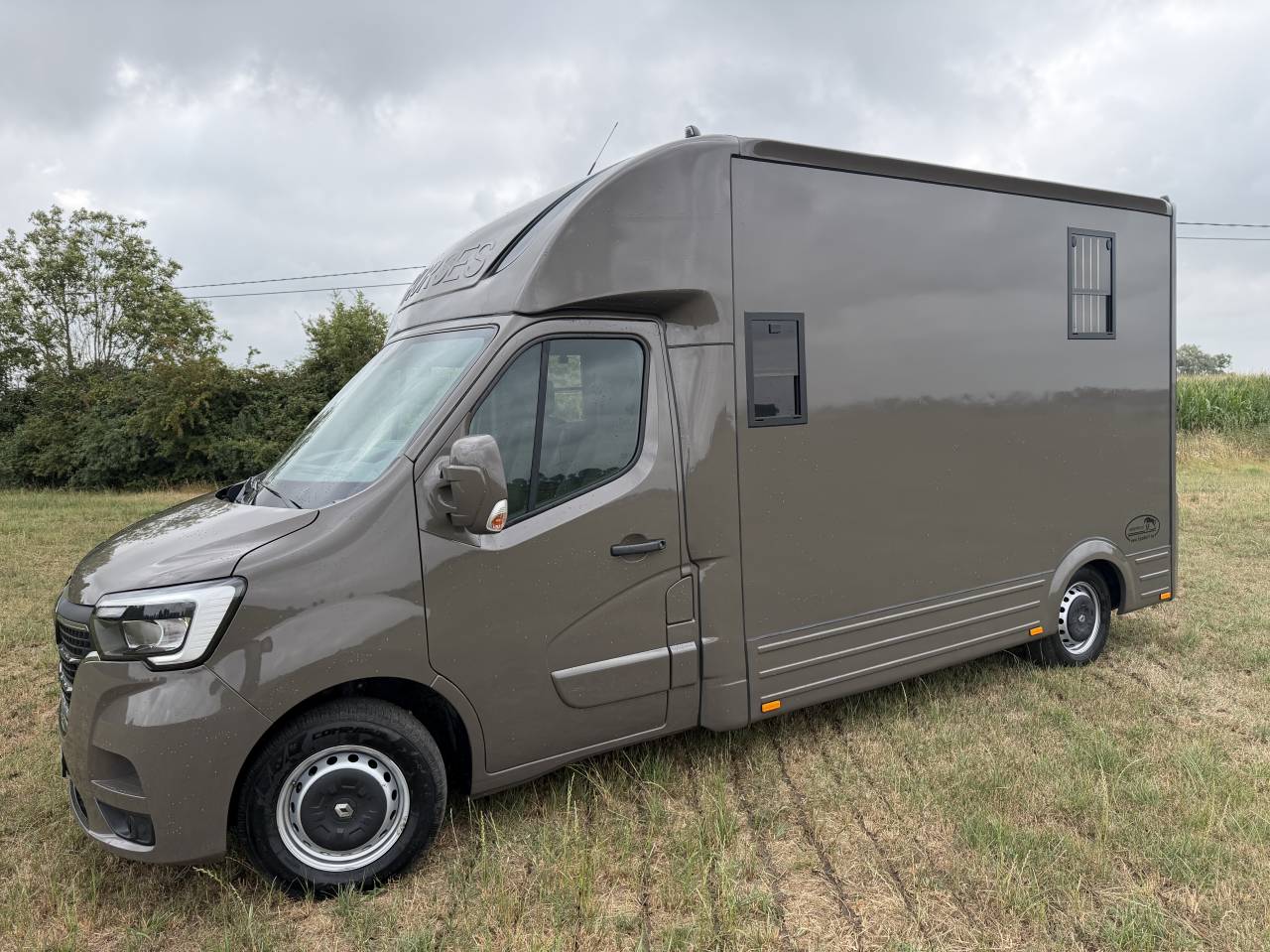 Furgoneta para caballos Renault Master Equimatt 2022 Nuevo