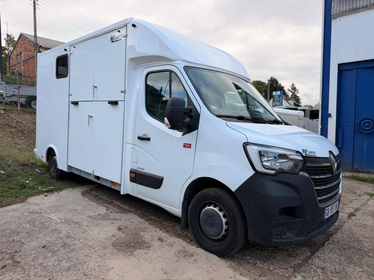 Furgoneta para caballos AP Petit Renault Master 2021 De segunda mano