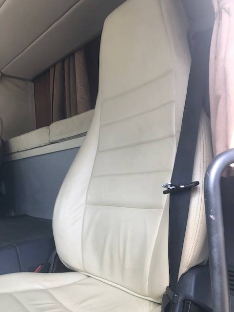 Cami&oacute;n para caballos Scania living 2007 De segunda mano