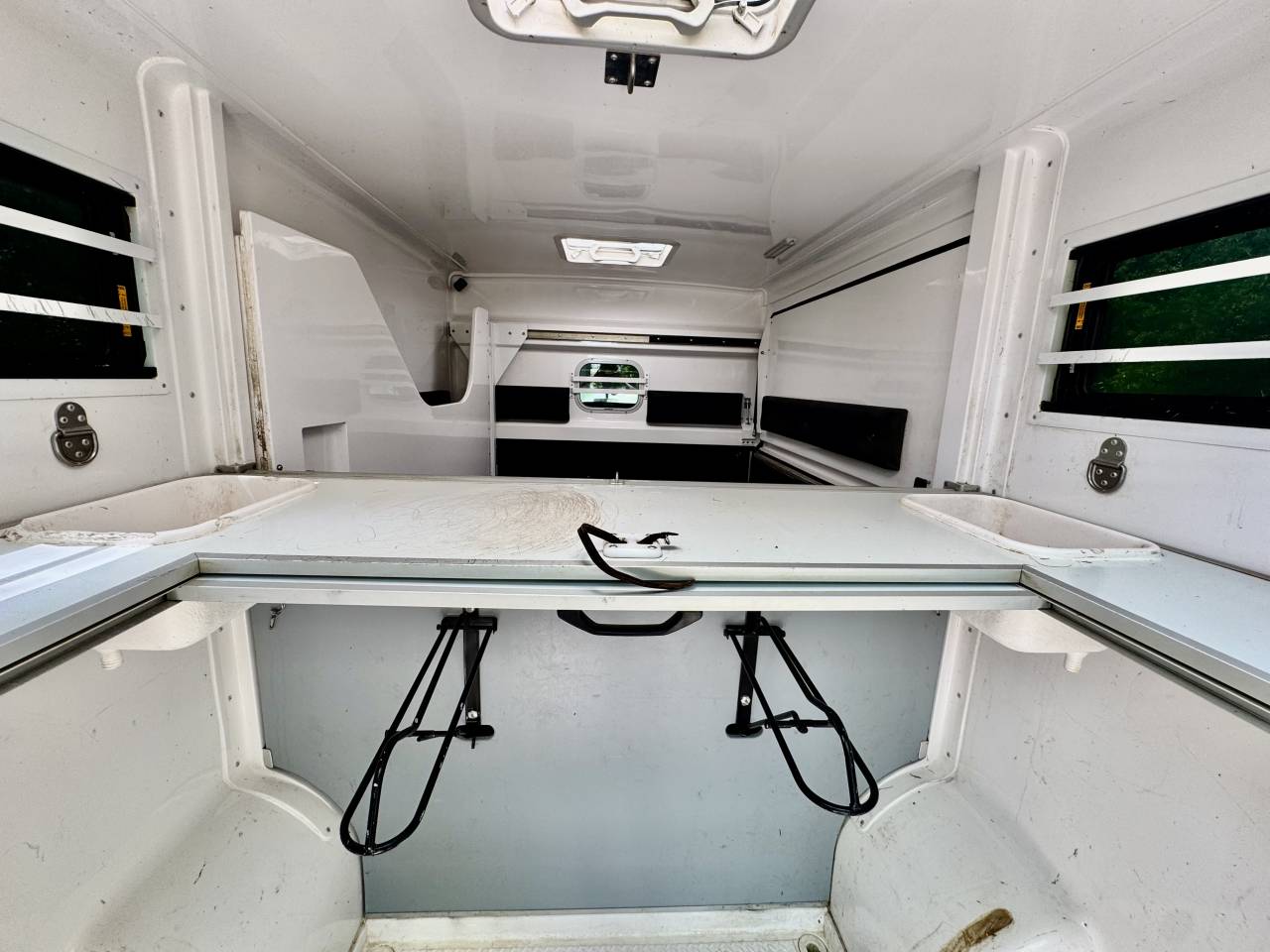 Furgoneta para caballos Barbot POLYVAN D5 2021 De segunda mano