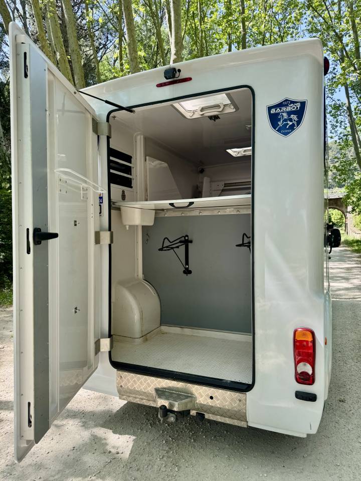 Furgoneta para caballos Barbot POLYVAN D5 2021 De segunda mano