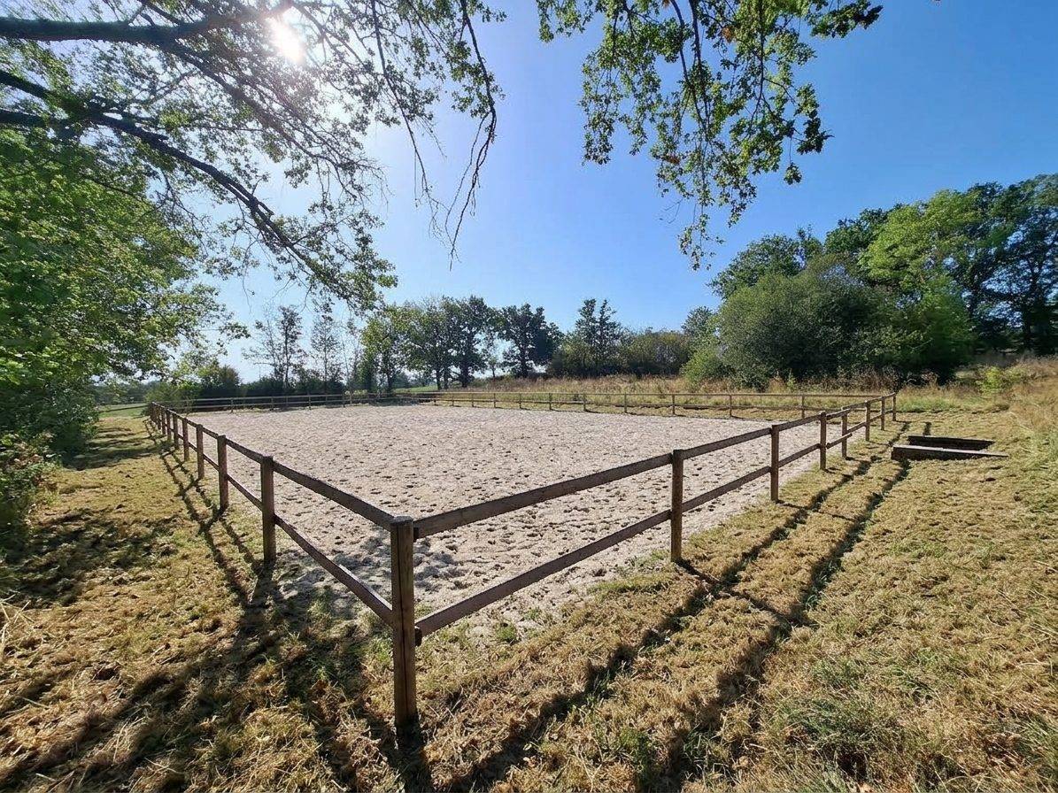 Cuadra de propietarios En venta Puy-de-D&ocirc;me