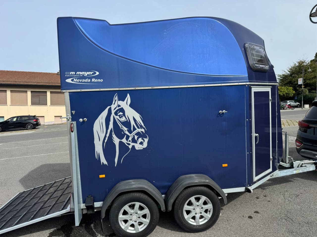 Van caballos WM Meyer Nevada Reno 2 Caballos 2014 De segunda mano