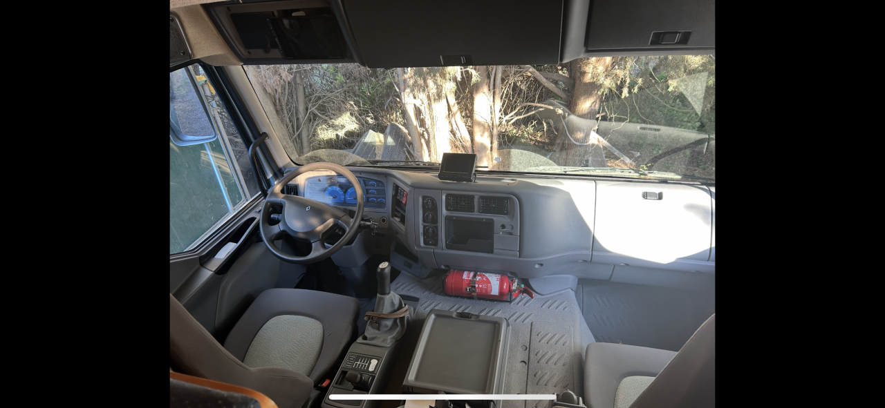 Cami&oacute;n para caballos Renault 420 dci 2006 De segunda mano