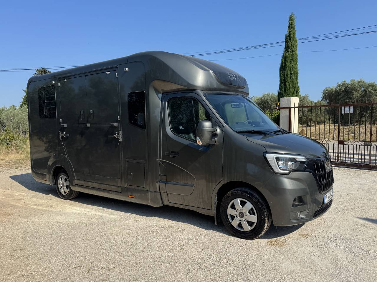 Furgoneta para caballos STX STX HARAS LONG 2025 De segunda mano
