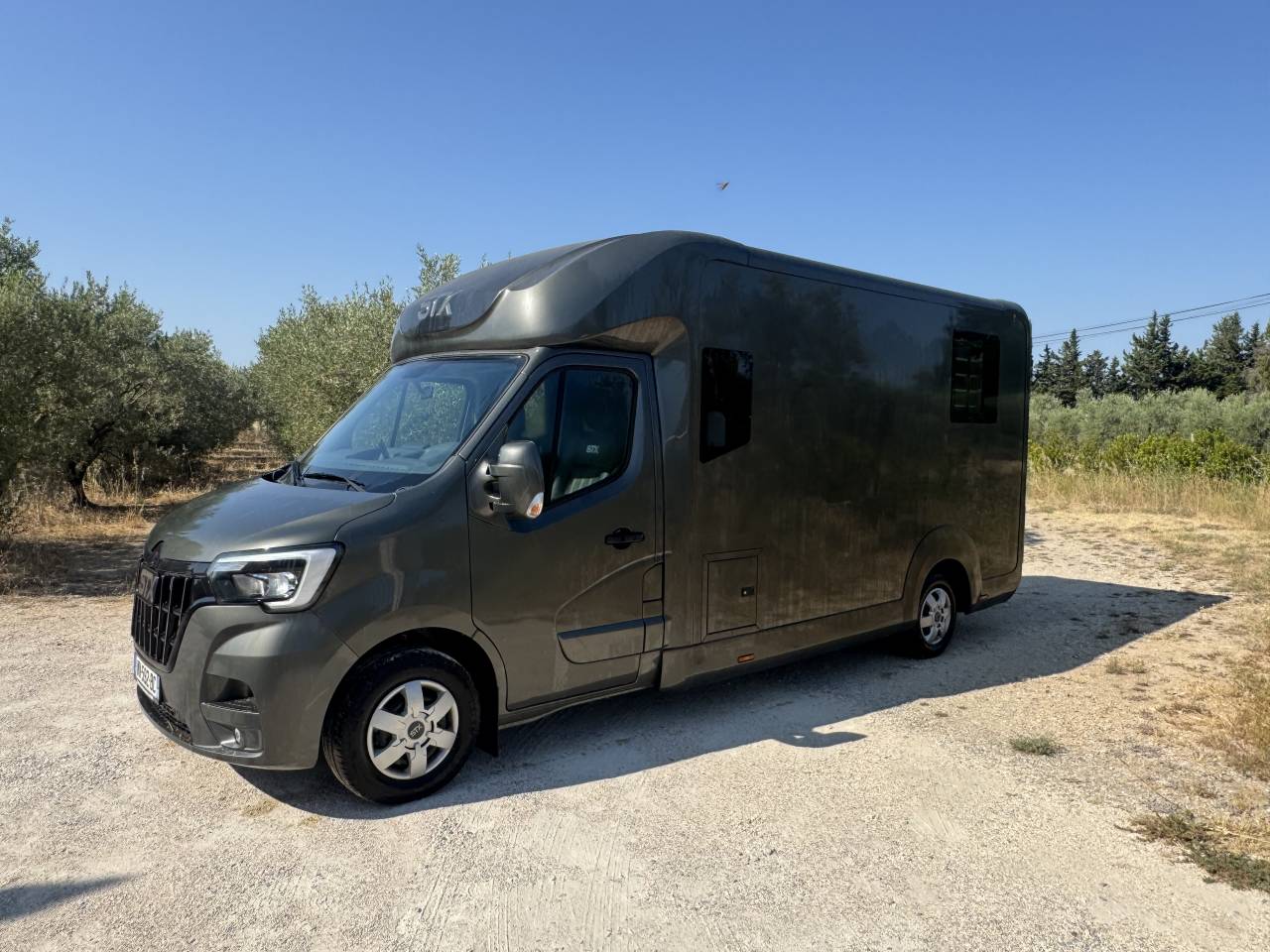 Furgoneta para caballos STX STX HARAS LONG 2025 De segunda mano