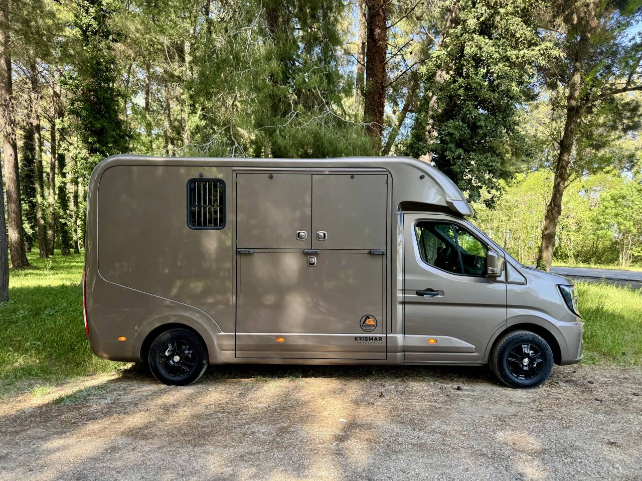 Furgoneta para caballos Krismar HARAS 2026 Nuevo