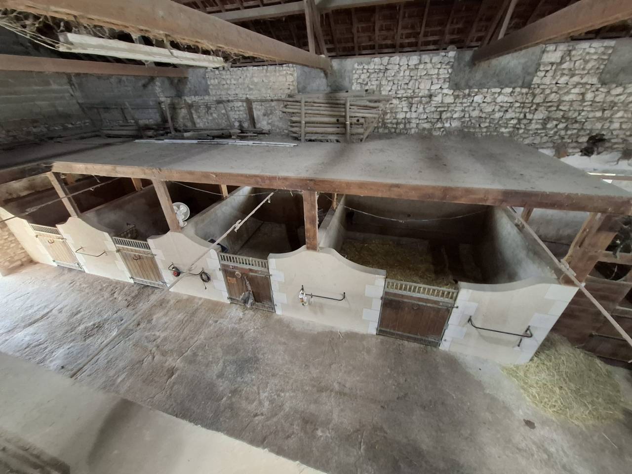 Cuadra de propietarios En venta Vienne
