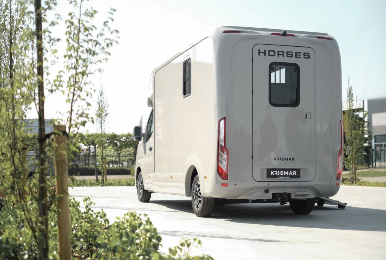 Furgoneta para caballos Krismar HARAS 2026 Nuevo