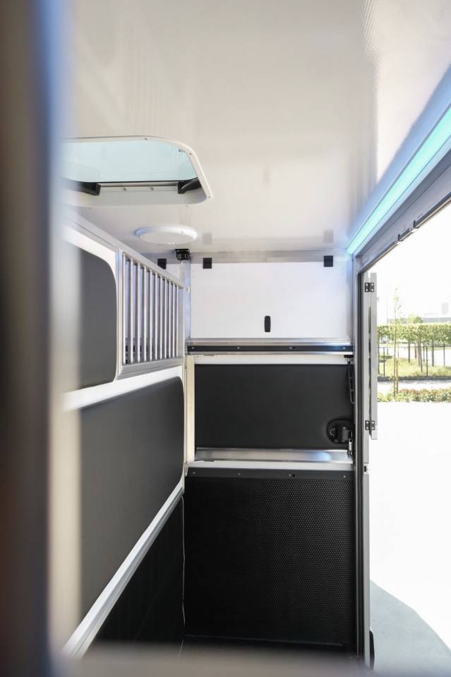 Furgoneta para caballos Krismar HARAS 2026 Nuevo