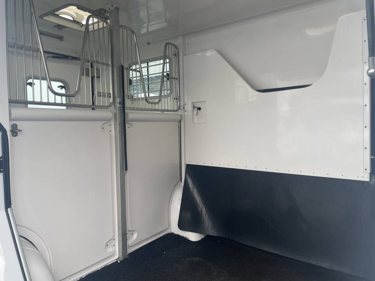 Furgoneta para caballos Barbot master 2020 De segunda mano
