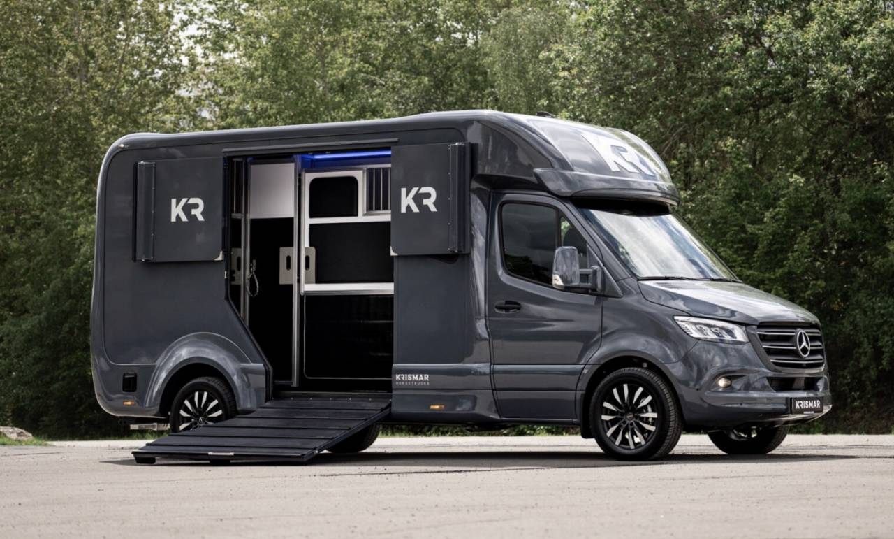 Furgoneta para caballos Krismar HARAS 2026 Nuevo