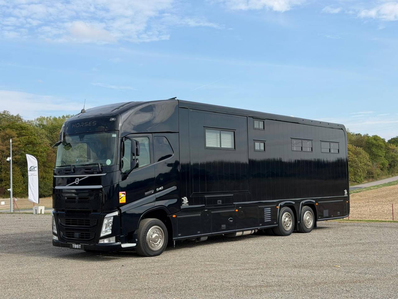 Cami&oacute;n para caballos Volvo STX 2018 De segunda mano