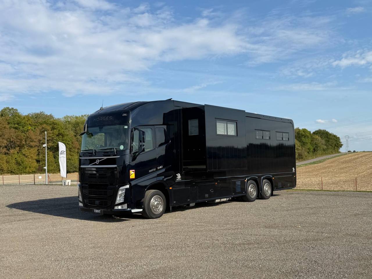 Cami&oacute;n para caballos Volvo STX 2018 De segunda mano