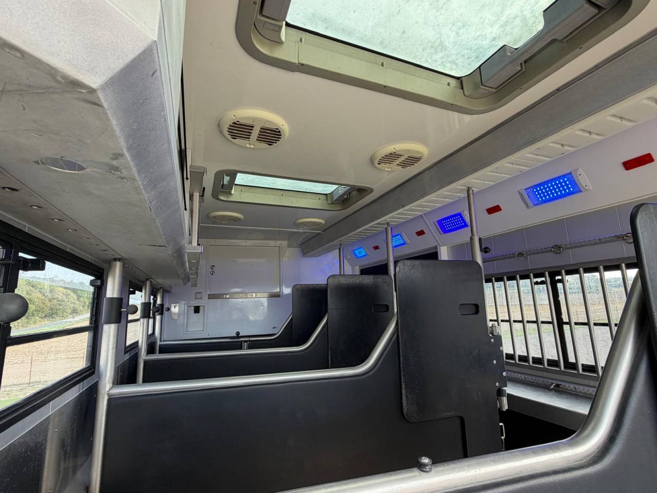 Cami&oacute;n para caballos Volvo STX 2018 De segunda mano