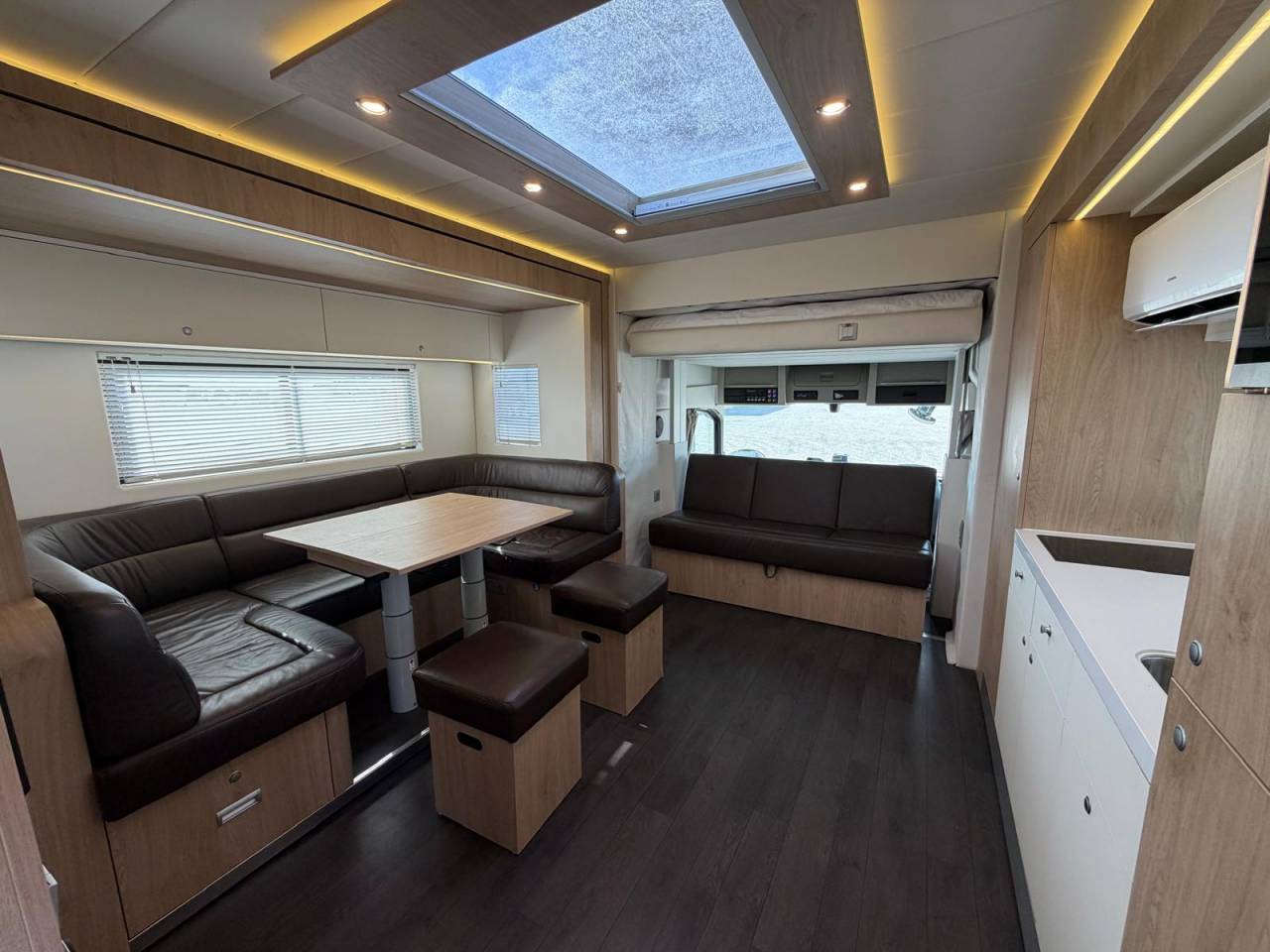 Cami&oacute;n para caballos Volvo STX 2018 De segunda mano