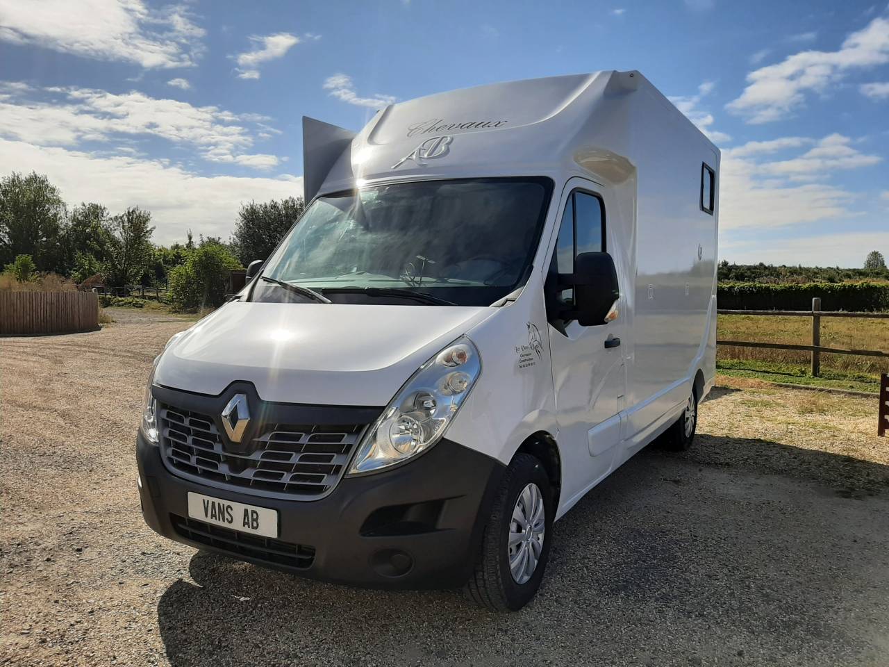 Furgoneta para caballos Renault Master 2018 De segunda mano