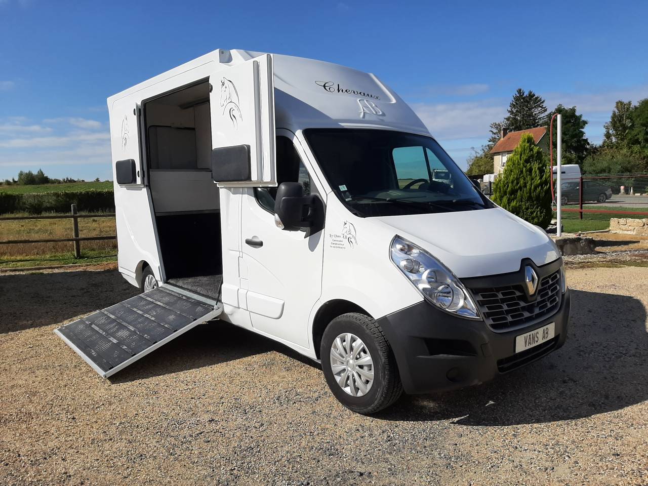 Furgoneta para caballos Renault Master 2018 De segunda mano