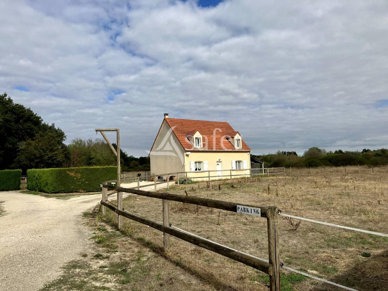 Explotaci&oacute;n agr&iacute;cola En venta Loiret