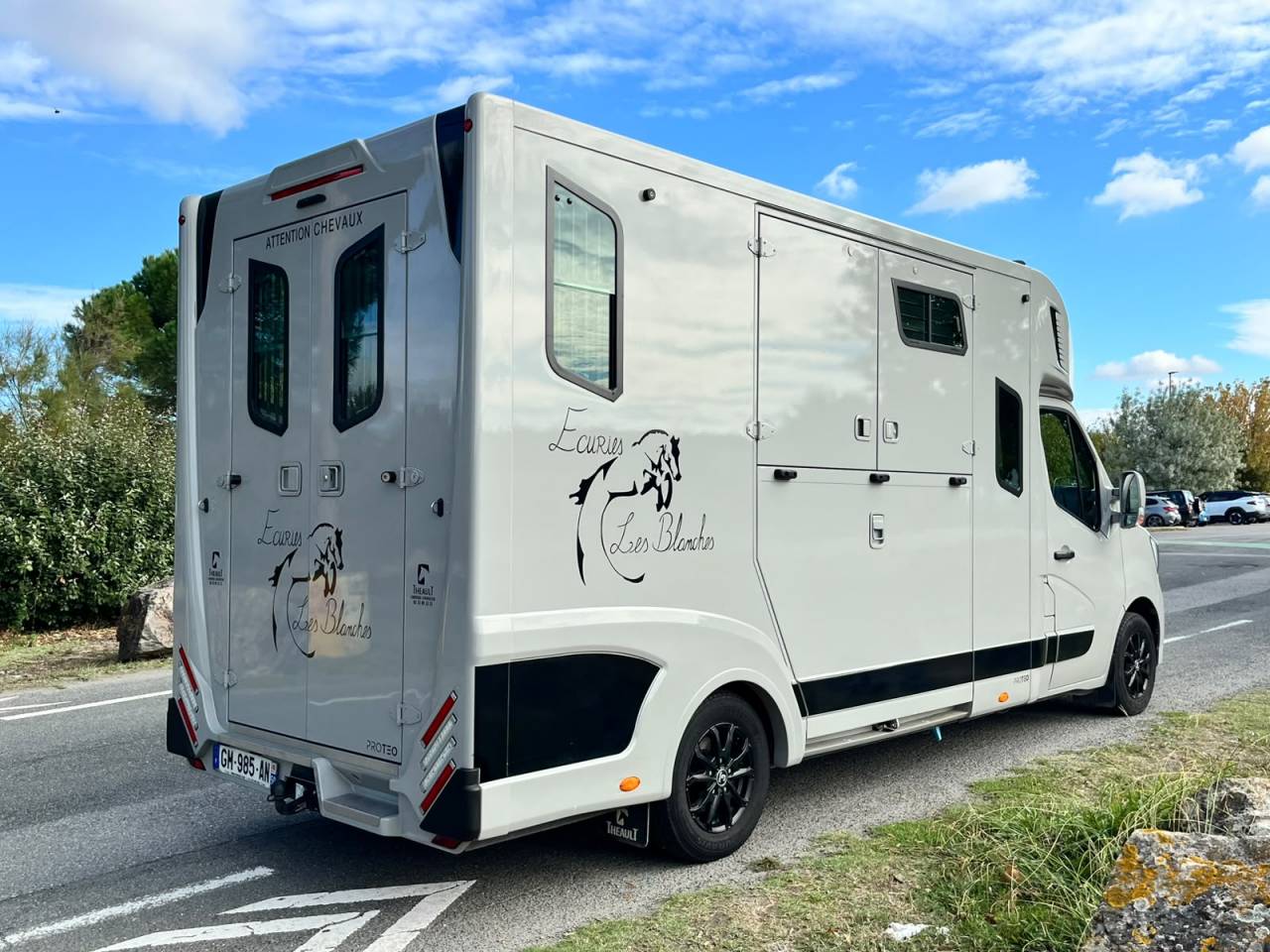 Furgoneta para caballos Theault   Renault Master  - THEAULT Proton 5L 2023 De segunda mano