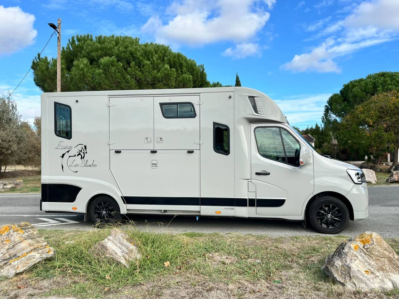 Furgoneta para caballos Theault   Renault Master  - THEAULT Proton 5L 2023 De segunda mano