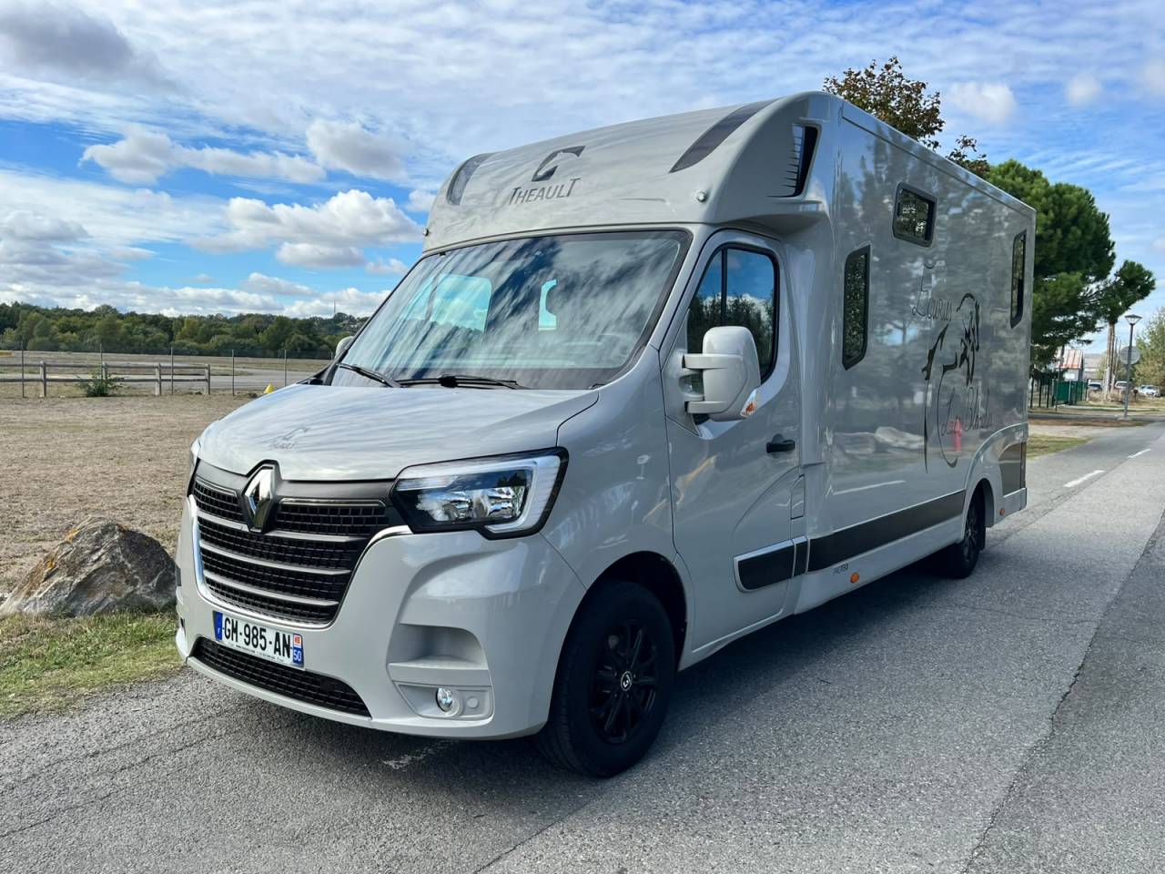 Furgoneta para caballos Theault   Renault Master  - THEAULT Proton 5L 2023 De segunda mano