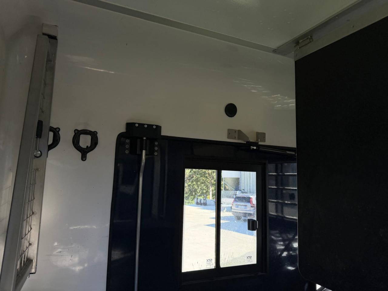 Furgoneta para caballos STX Renault Master 2024 De segunda mano