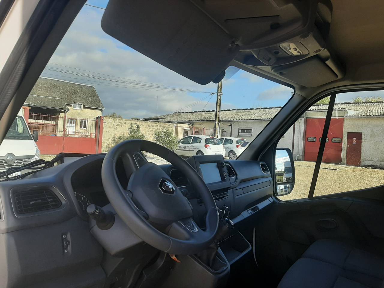 Furgoneta para caballos Renault Master 2022 De segunda mano