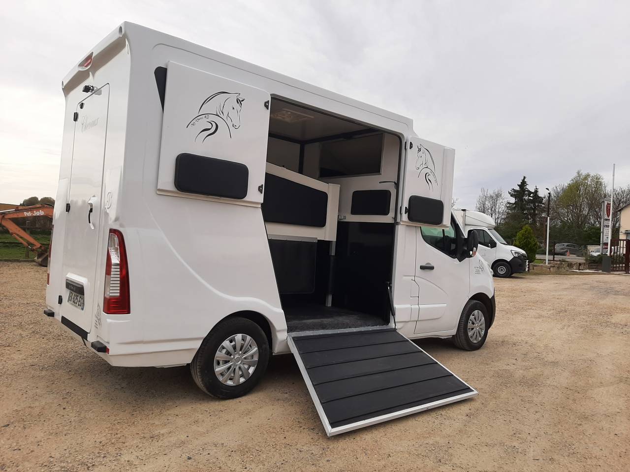 Furgoneta para caballos Renault Master 2017 De segunda mano