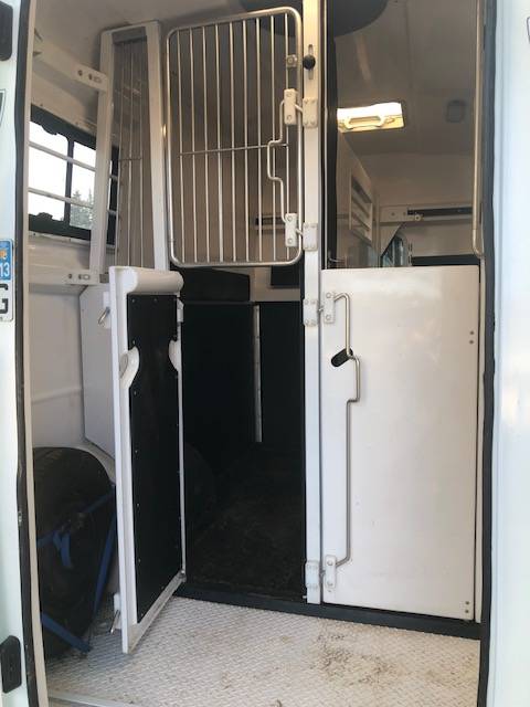 Furgoneta para caballos Renault barbot XL 2020 De segunda mano