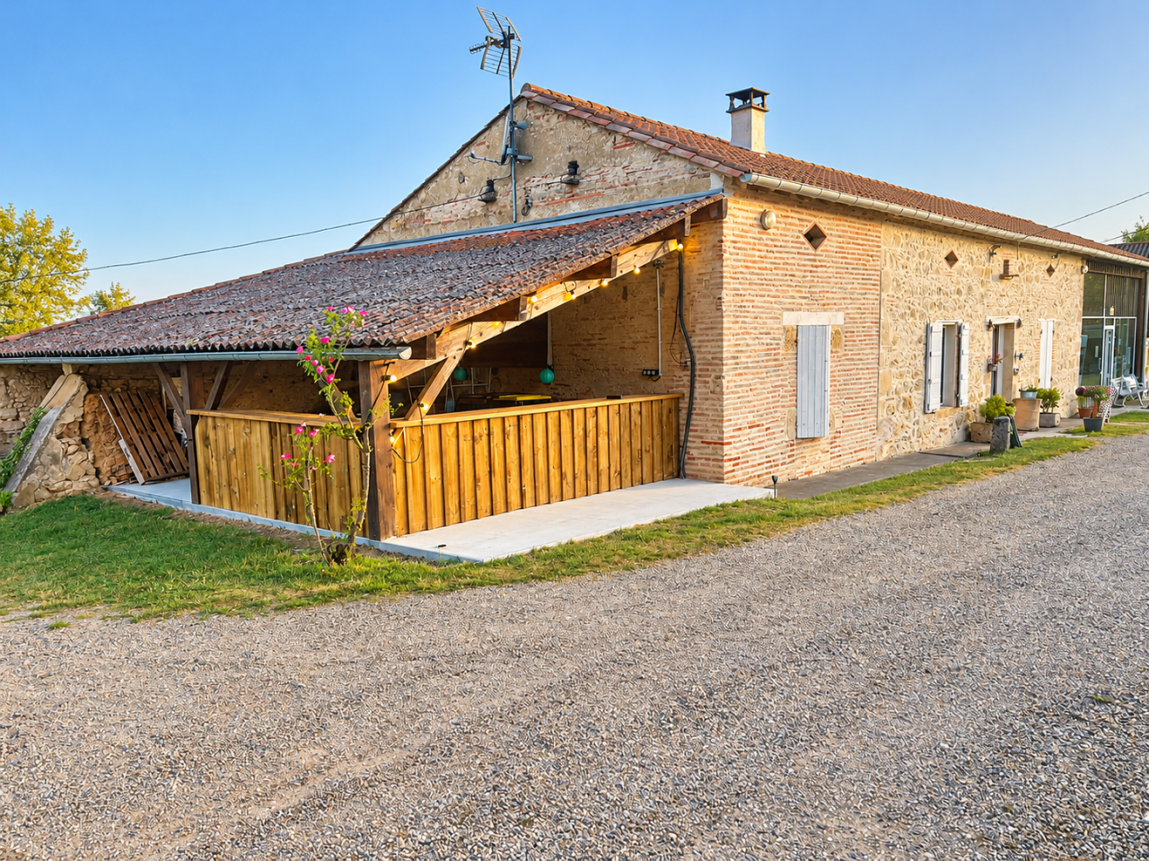 Cuadra de propietarios En venta Lot y Garona