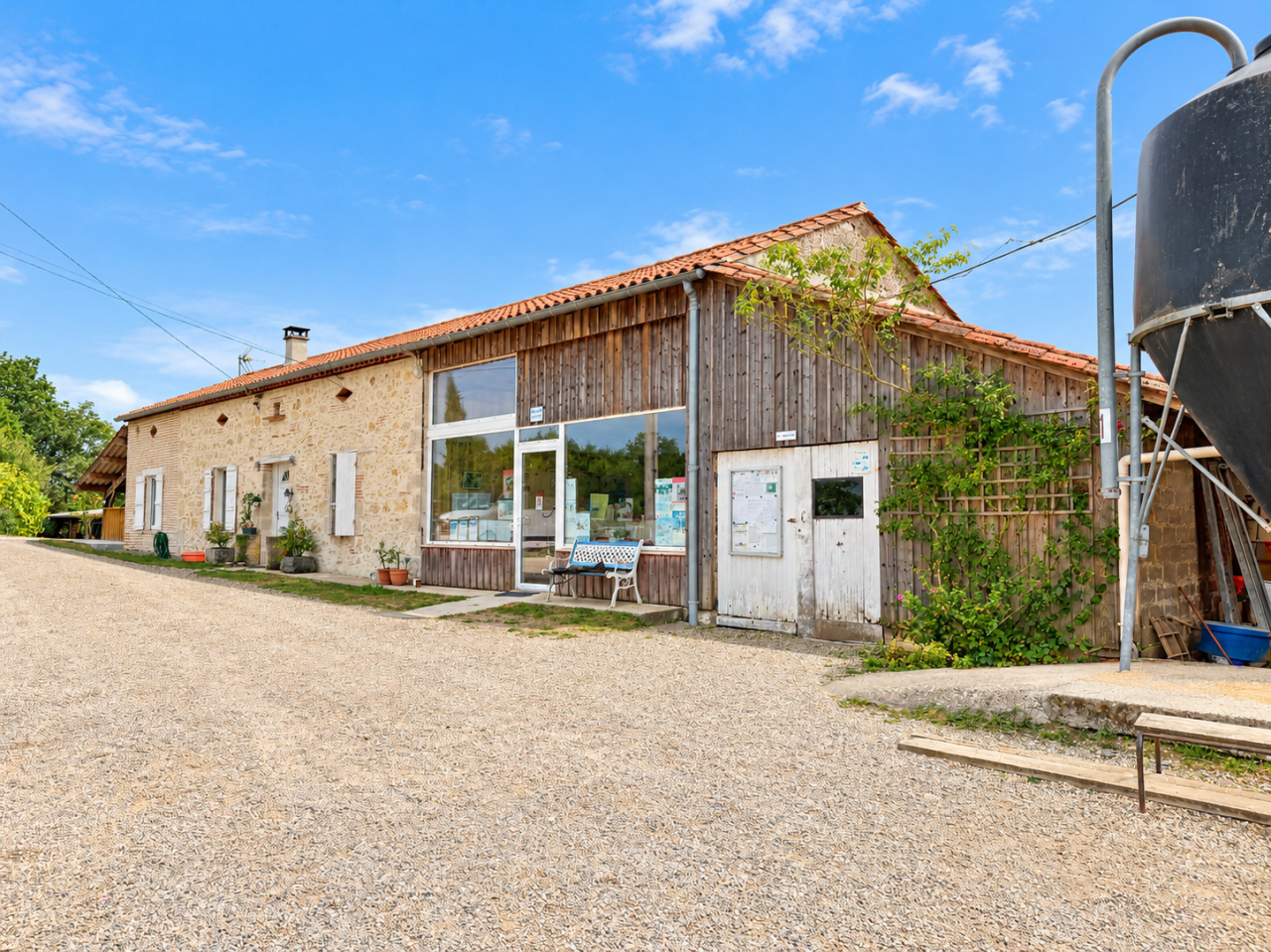Cuadra de propietarios En venta Lot y Garona