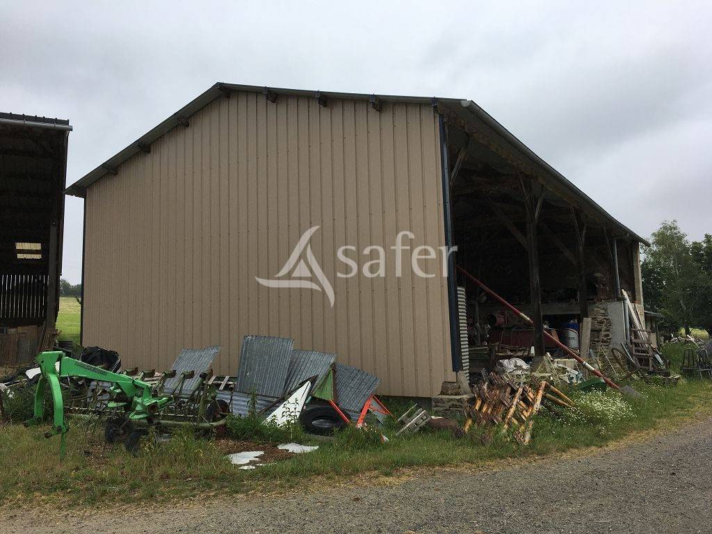 Explotaci&oacute;n agr&iacute;cola En venta Creuse