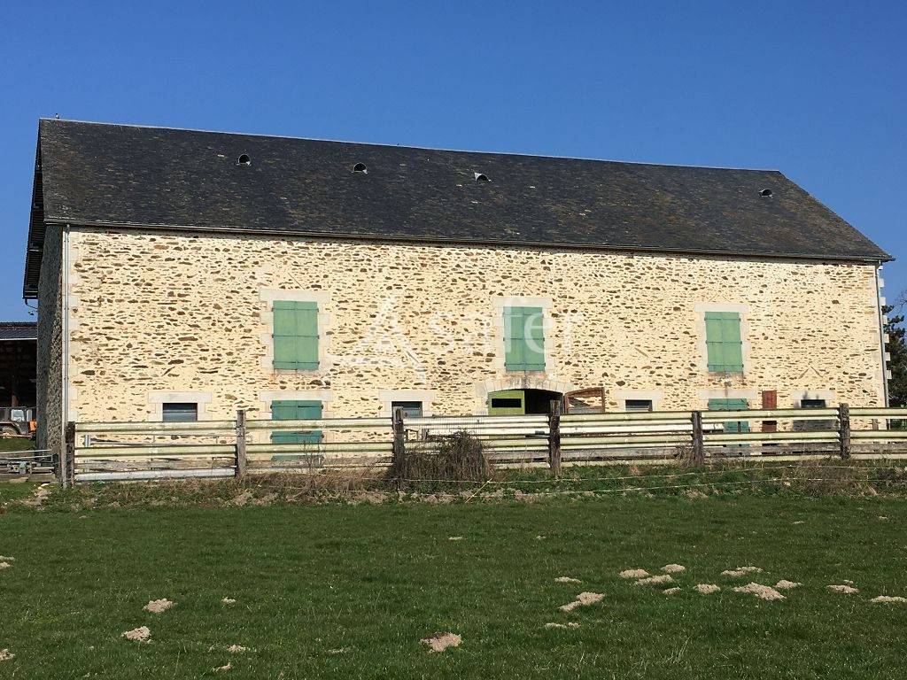 Explotaci&oacute;n agr&iacute;cola En venta Creuse