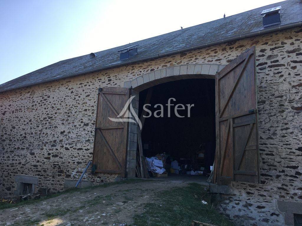 Explotaci&oacute;n agr&iacute;cola En venta Creuse