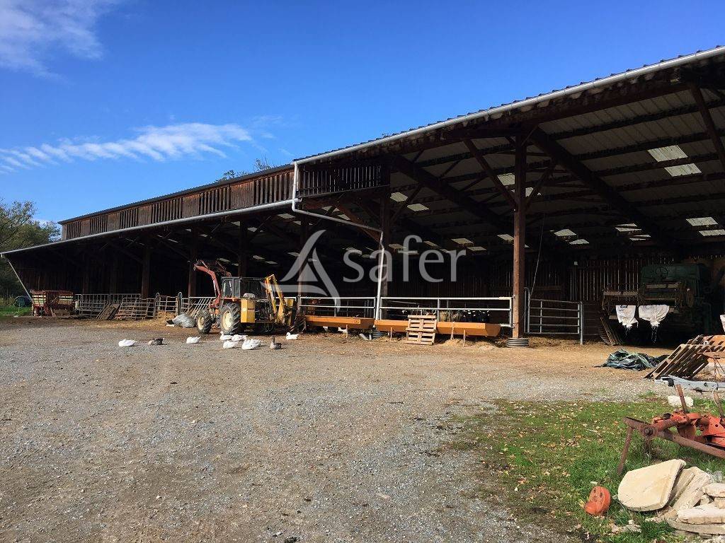Explotaci&oacute;n agr&iacute;cola En venta Creuse