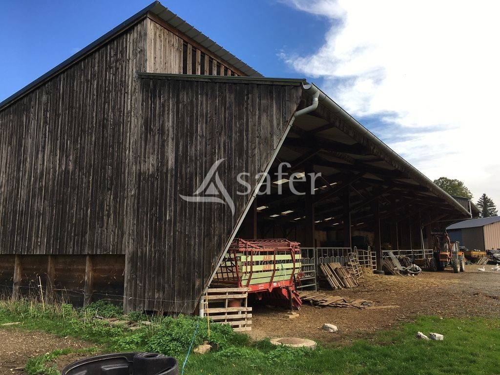 Explotaci&oacute;n agr&iacute;cola En venta Creuse
