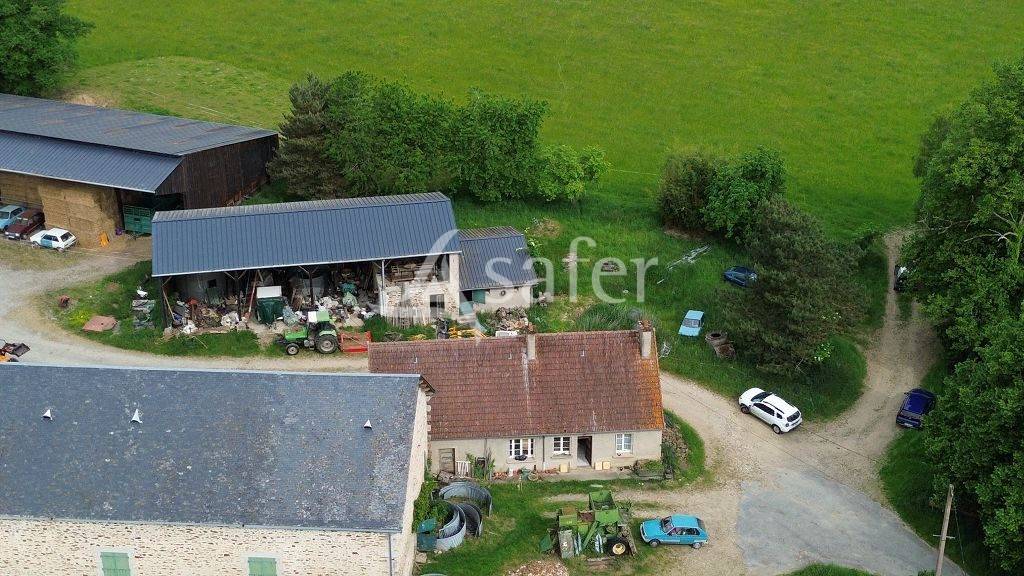 Explotaci&oacute;n agr&iacute;cola En venta Creuse