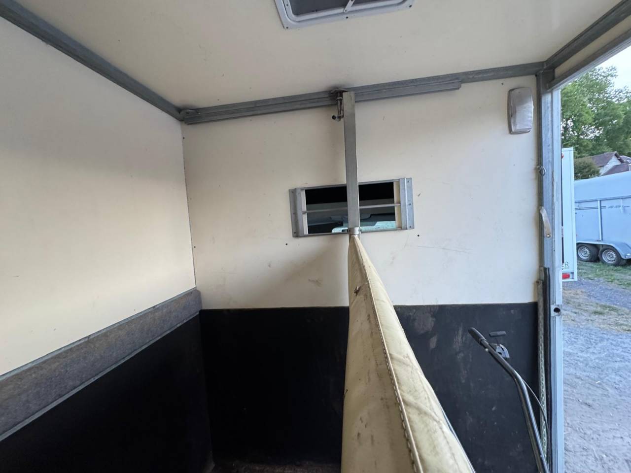 Furgoneta para caballos Renault Master 2005 De segunda mano