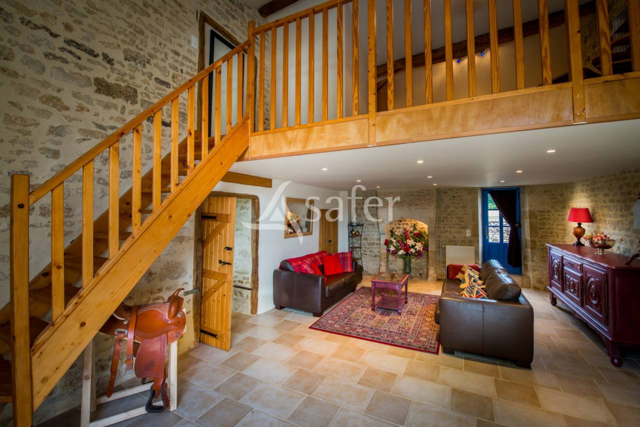 Propiedad ecuestre En venta Vend&eacute;e