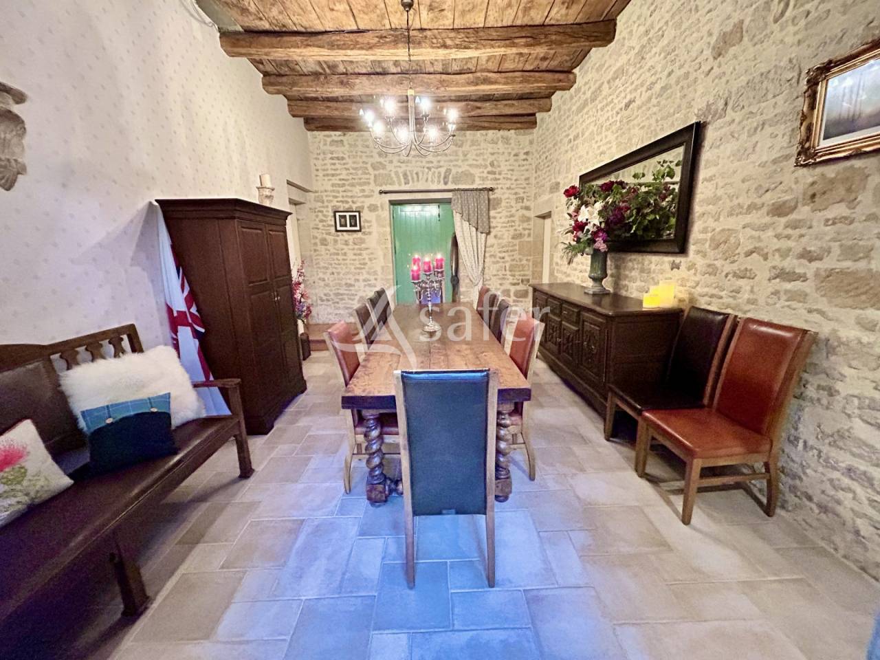 Propiedad ecuestre En venta Vend&eacute;e