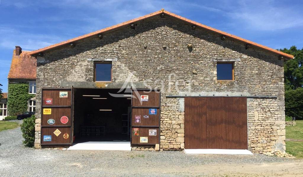 Propiedad ecuestre En venta Vend&eacute;e