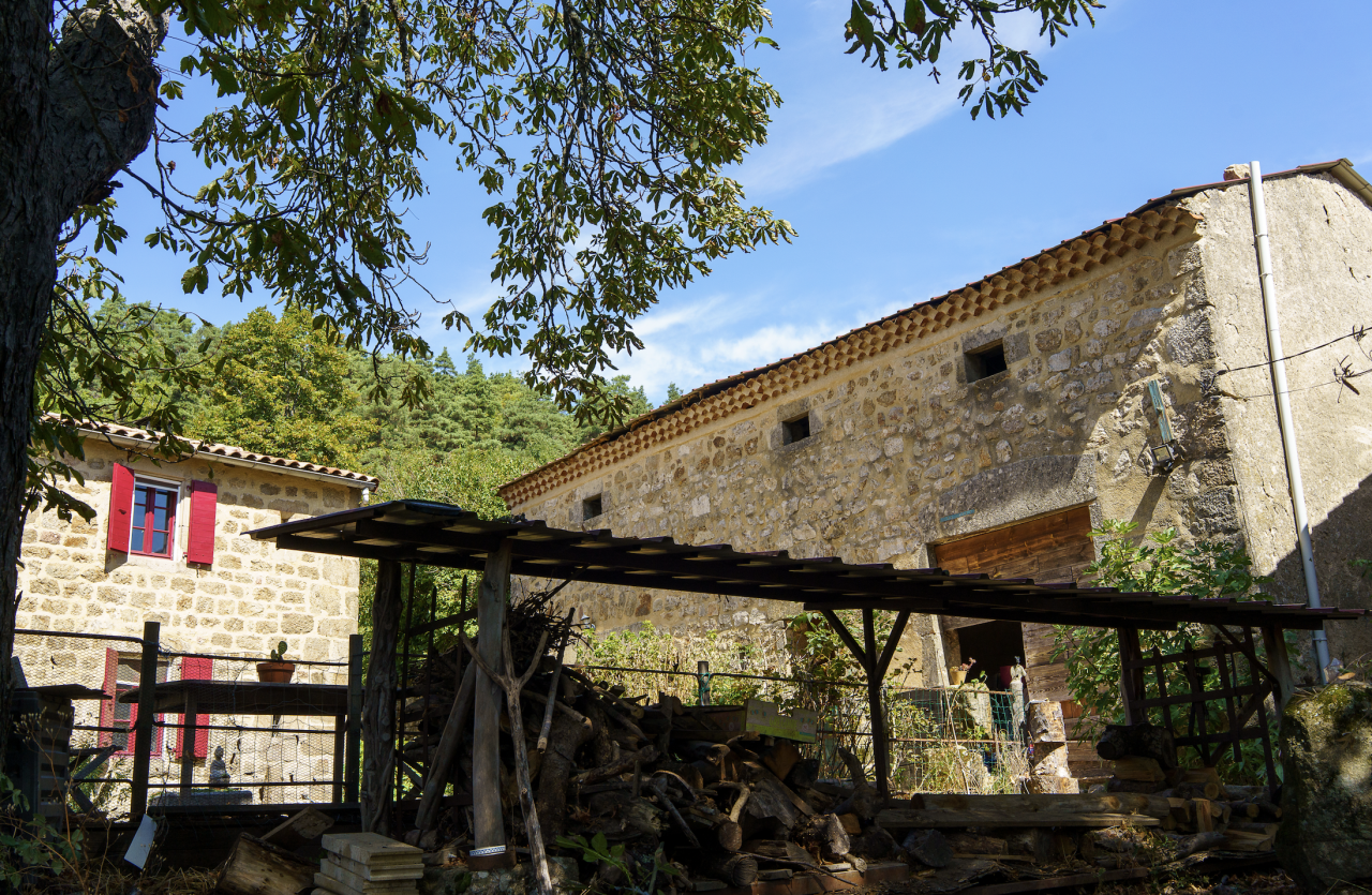 Bonita residencia ecuestre En venta Ard&egrave;che