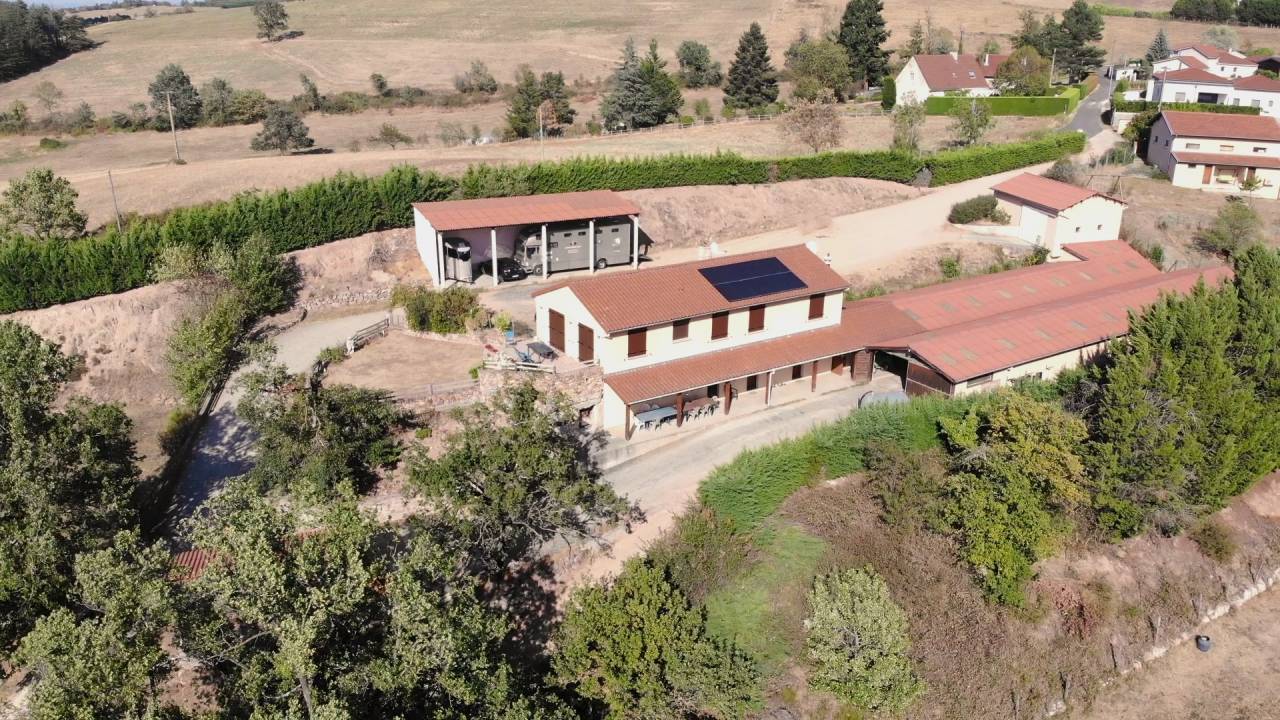 Cuadra de propietarios En venta Loira