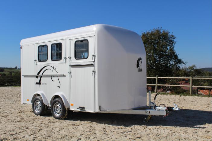 Van caballos Cheval Liberté MINIMAX 3 Caballos 2025 Nuevo
